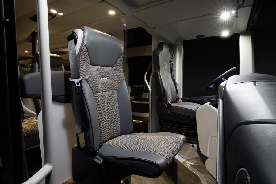 Интерьер Setra S 531 DT 2017 года  (фото 19 из 42)